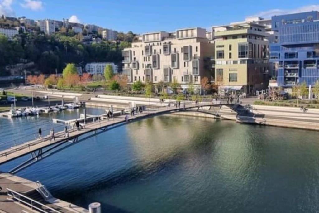 Dans Peniche Atypique Et Idyllique A Confluence