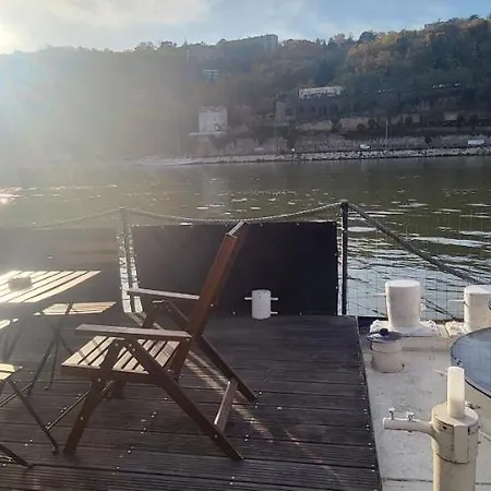 Appartement Dans Peniche Atypique Et Idyllique A Confluence Lyon Extérieur photo