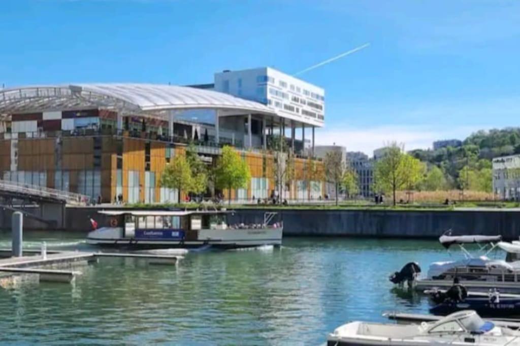 Dans Peniche Atypique Et Idyllique A Confluence